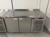 Стол морозильный HICOLD GN 11/BT с бортом